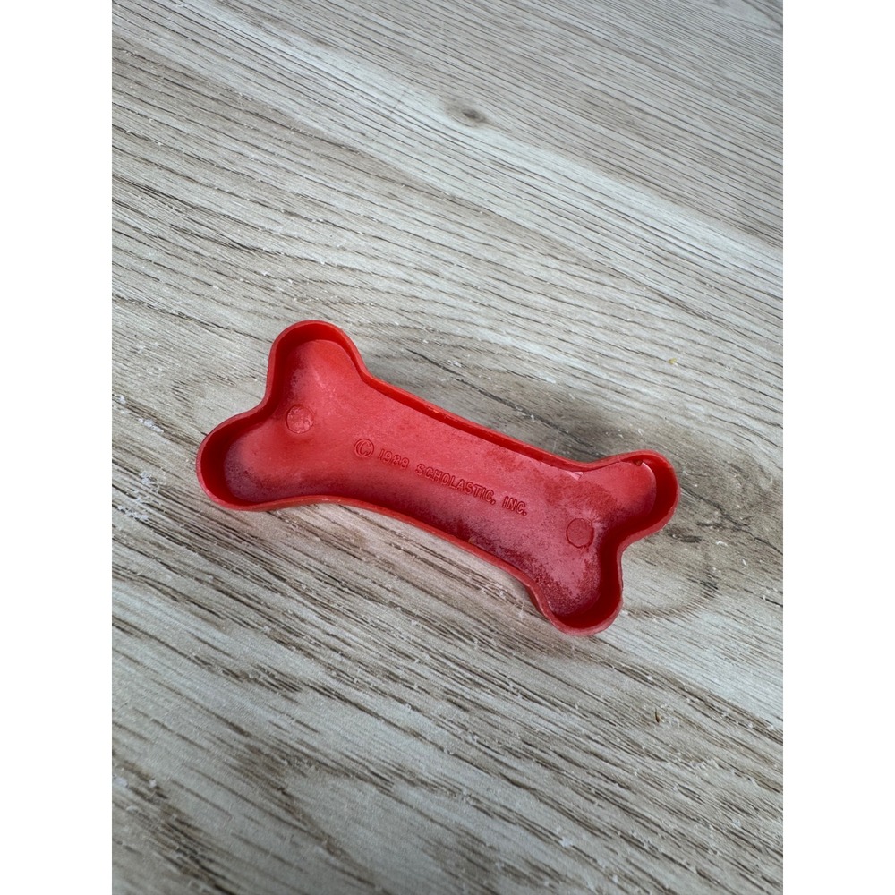 Vintage 1988 Scholastic Clifford Big Red Dog Bone Cookie Cutter Red Plastic